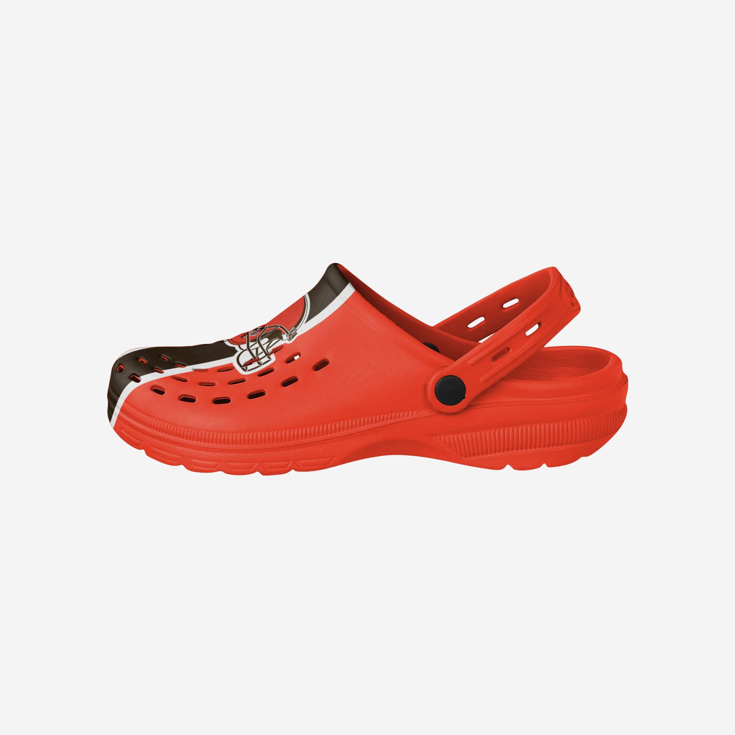 Cleveland Browns Team Stripe Clogs: Stylish Strapped Sports Footwear