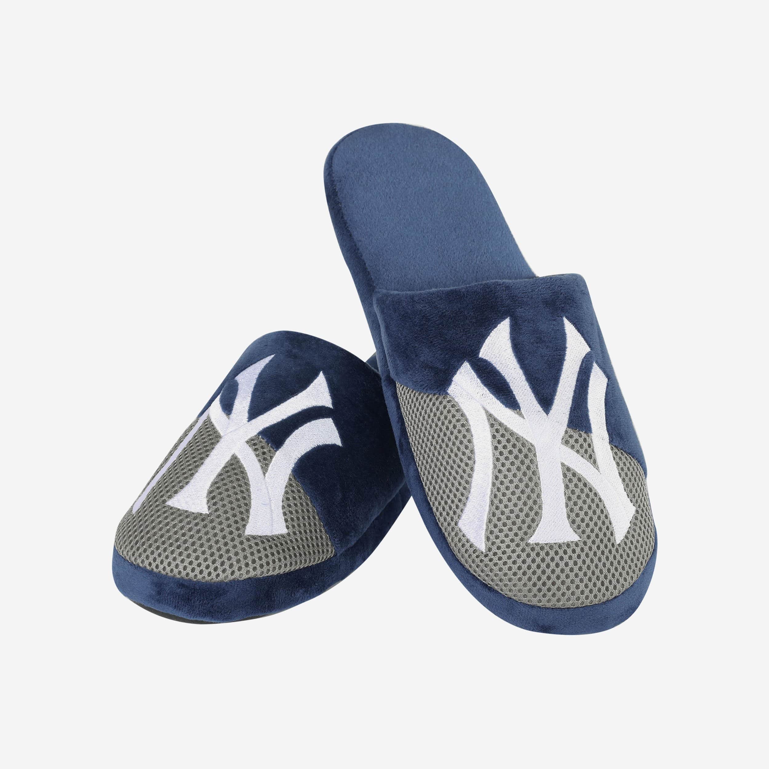 New York Yankees Team Logo Luxury Staycation Slippers