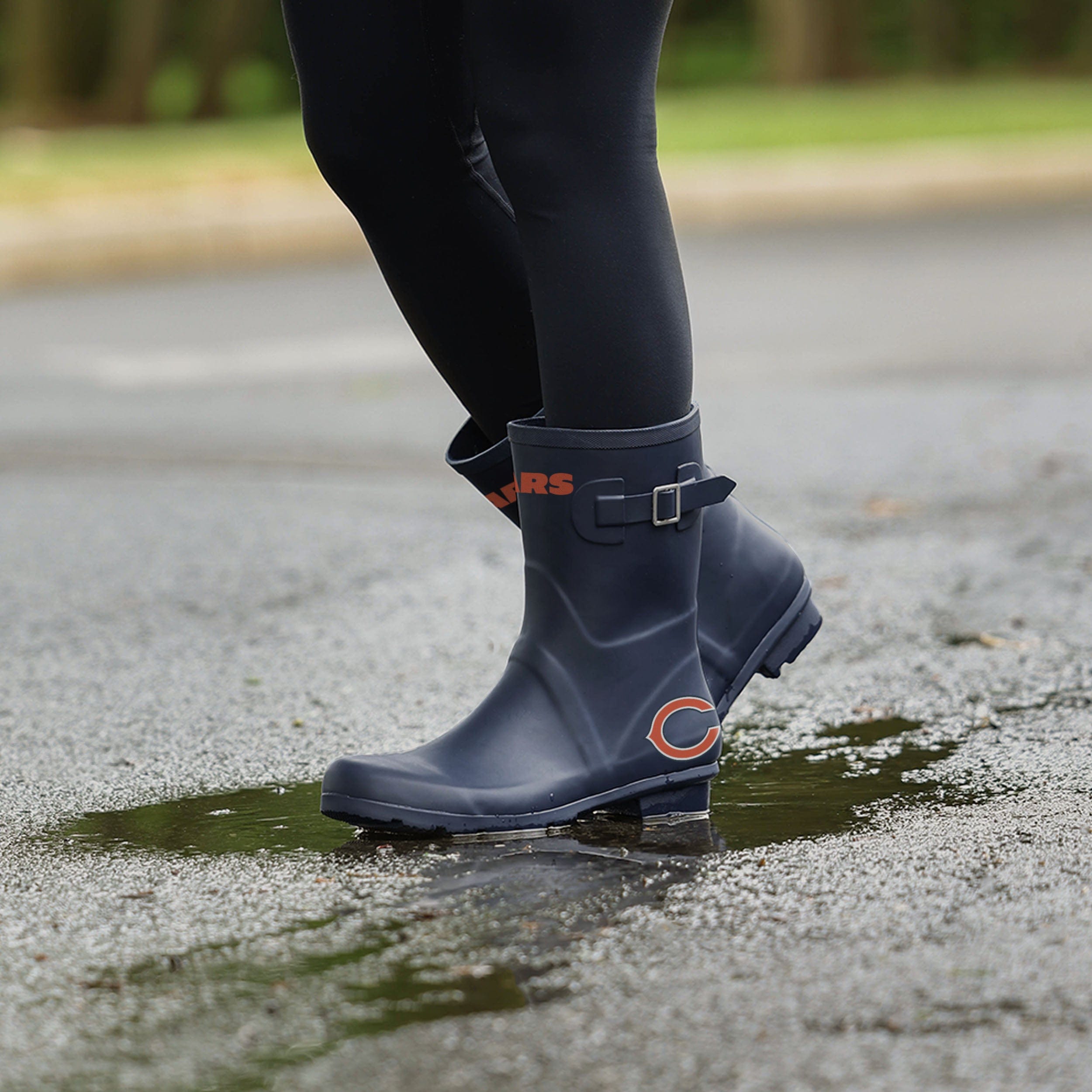 Gorgeous Chicago Bears Women's Storm-Ready Rain Boots