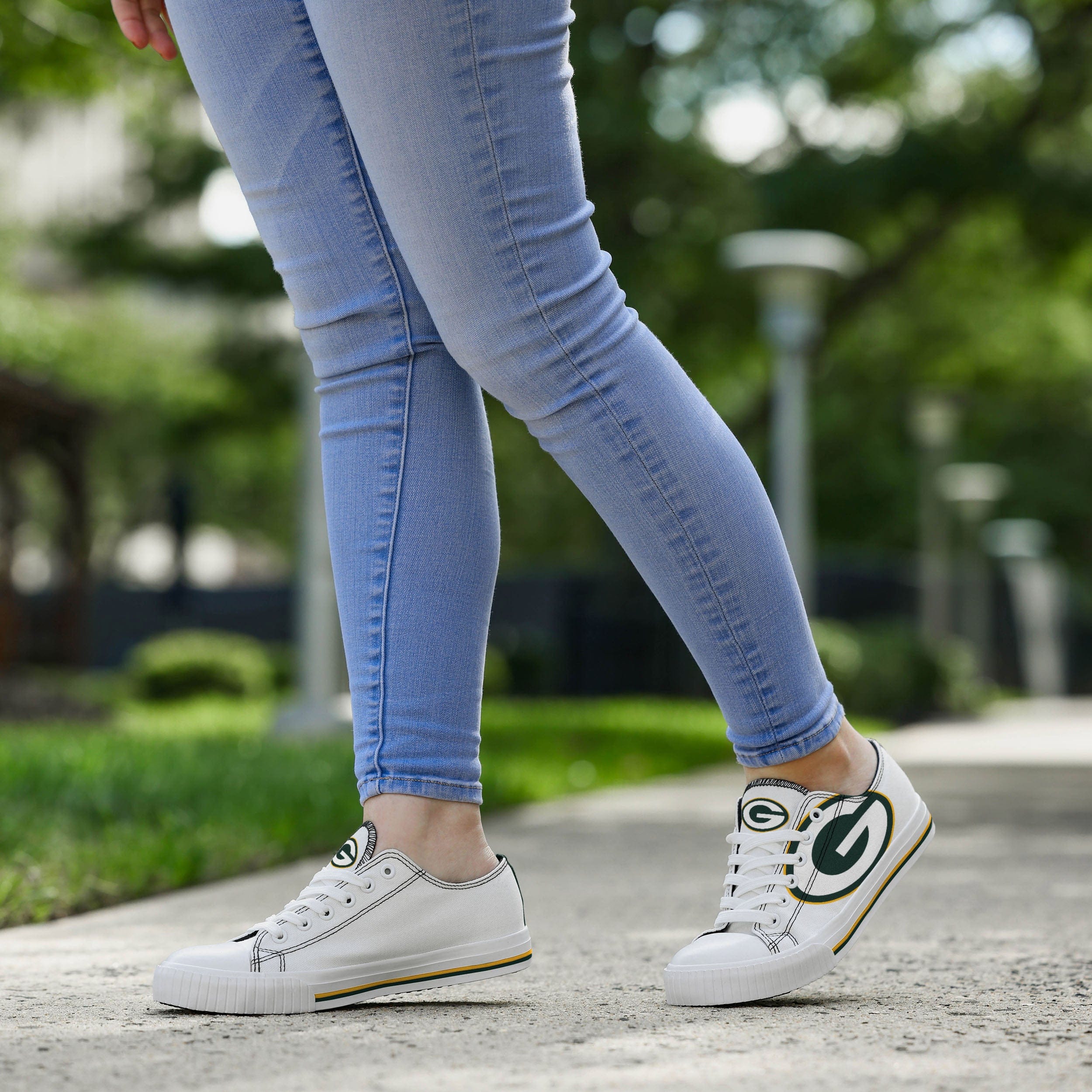 Green Bay Packers Women's Stylish Big Logo Low Top White Canvas Shoes