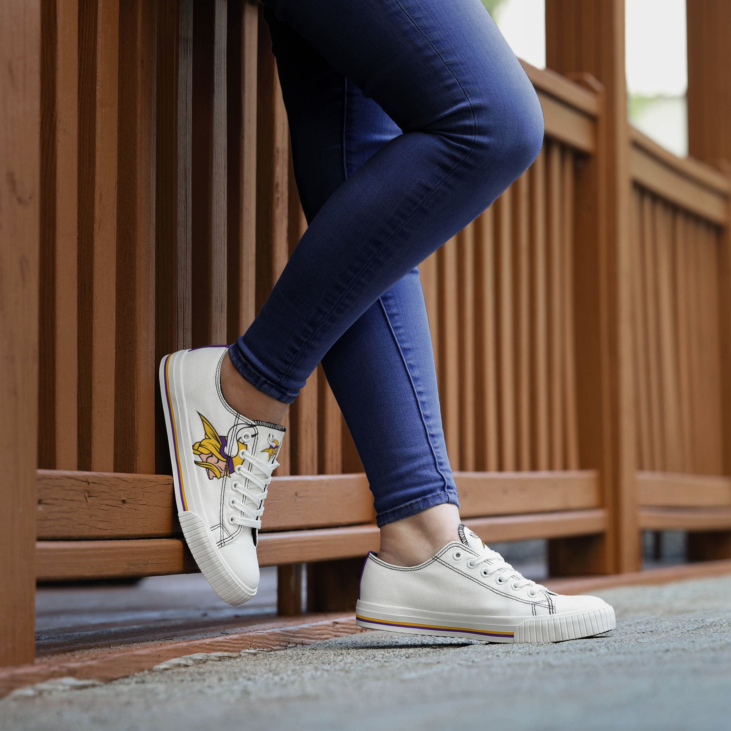 Stylish Minnesota Vikings Women's Big Logo Low Top White Canvas Shoes