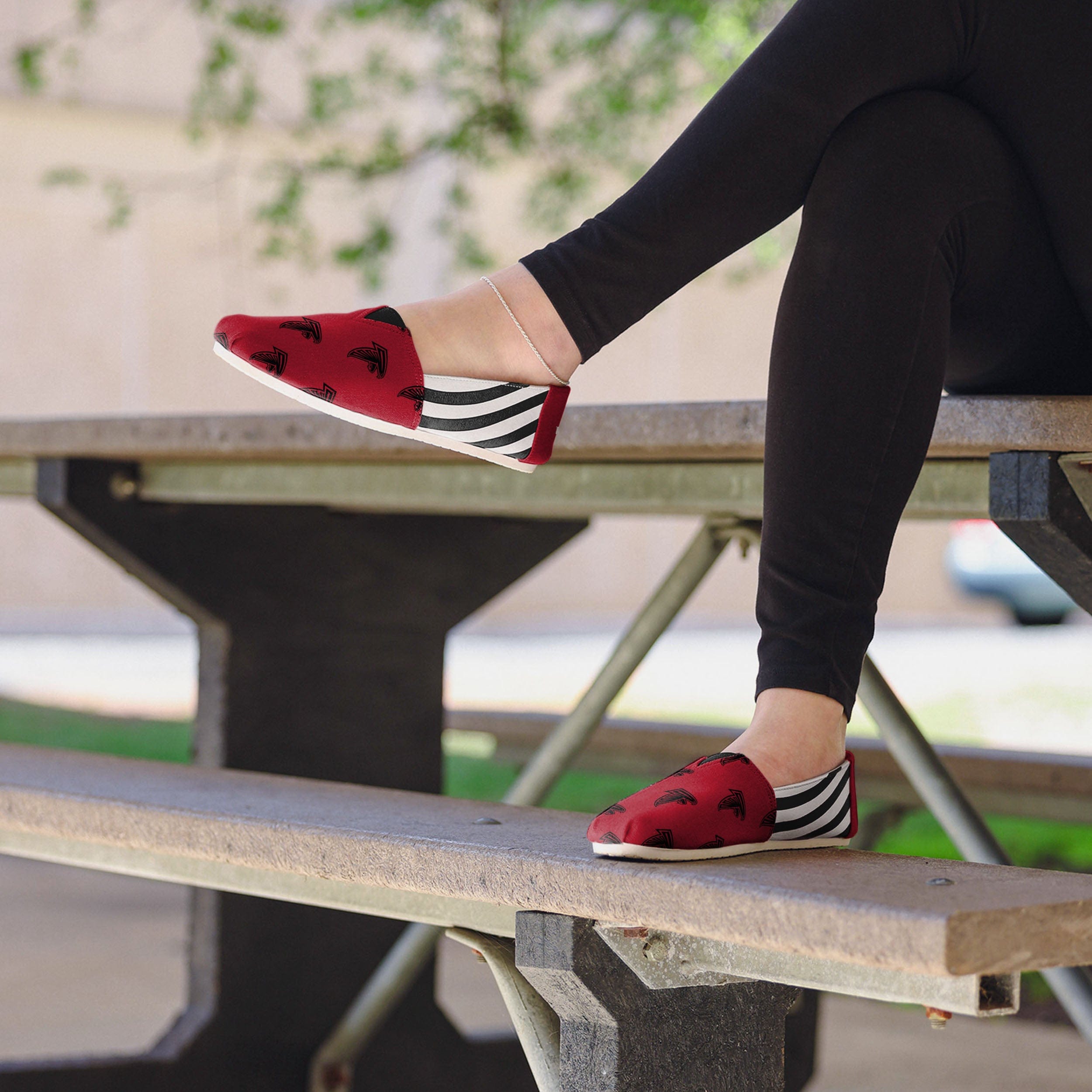Stylish Atlanta Falcons Women's Stripe Canvas Shoes